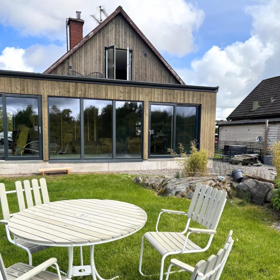 Stilren utbyggnad med precision – från skiss till färdig helhet - Comfy Living